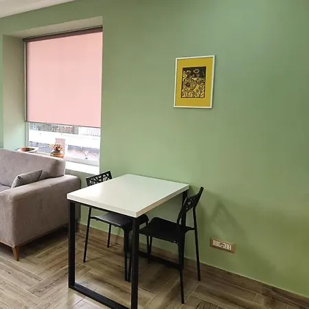 2v1 - Sheshi Willson ティラナ