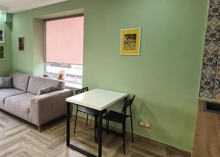 2v1 - Sheshi Willson ティラナ